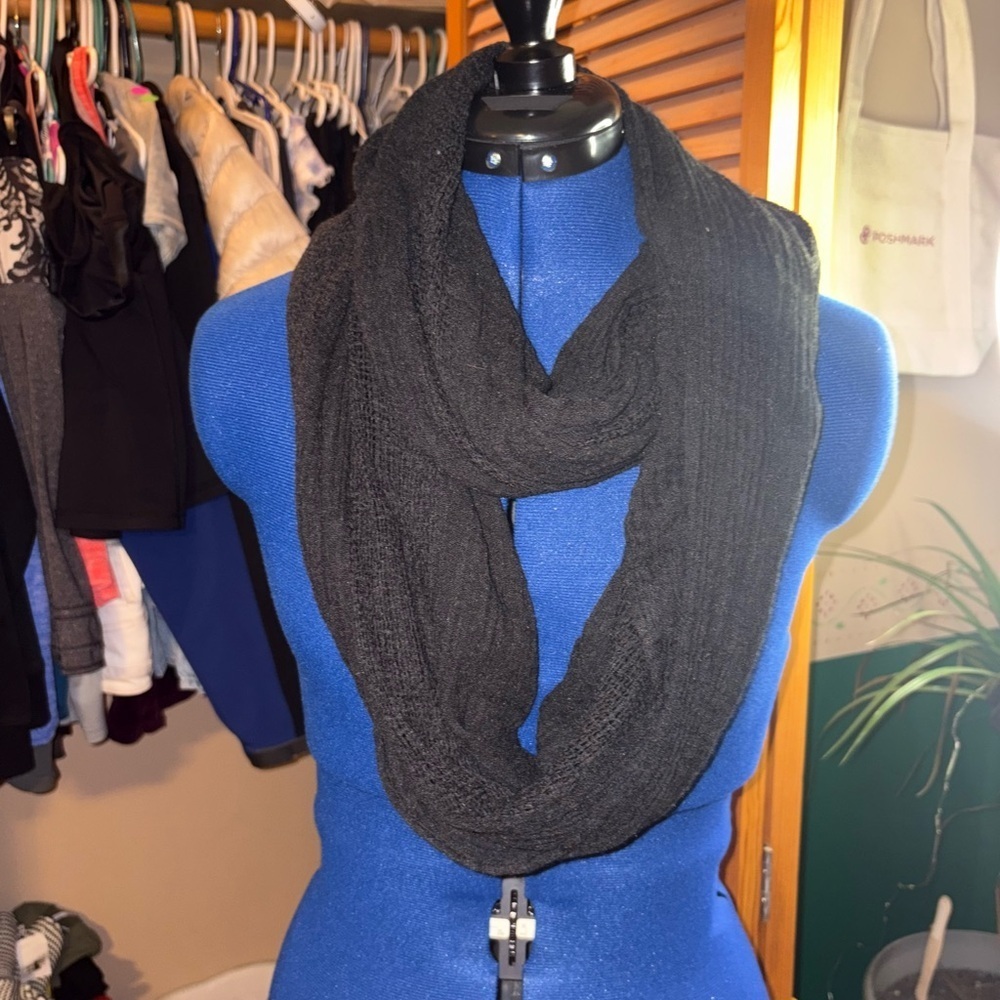 Source Unknown Black Scarf